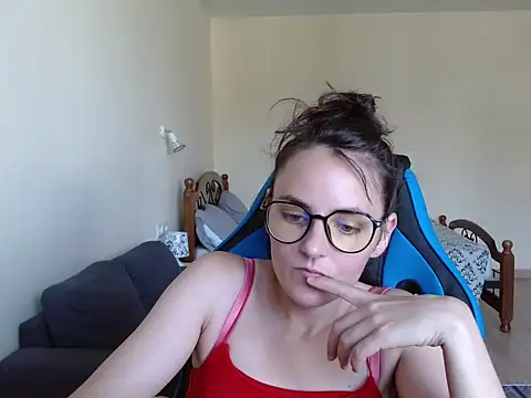 OliviaTheS online show from June 28, 2026, 10:21 am