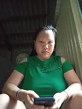 Chily-yy online show from August 4, 2026, 12:37 am