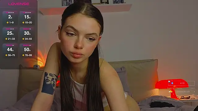 LillyMeow online show from June 15, 2026, 4:17 pm