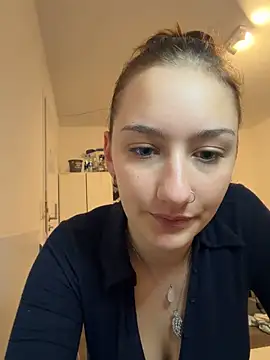 Violet Velvet online show from June 14, 2026, 8:32 pm