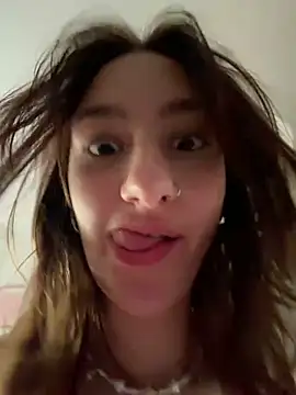 Violet Velvet online show from June 18, 2026, 6:24 pm