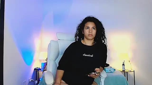 Isabella Sophia19 online show from June 19, 2026, 10:47 pm