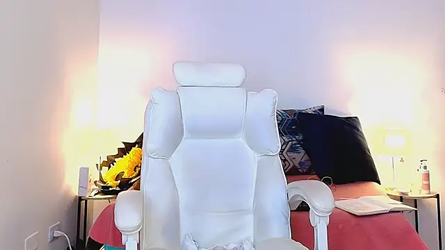 Isabella Sophia19 online show from July 8, 2026, 8:09 pm
