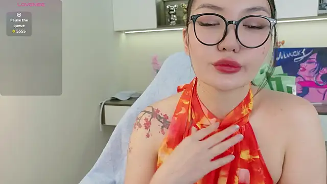 sakuraclover online show from July 24, 2026, 1:45 am