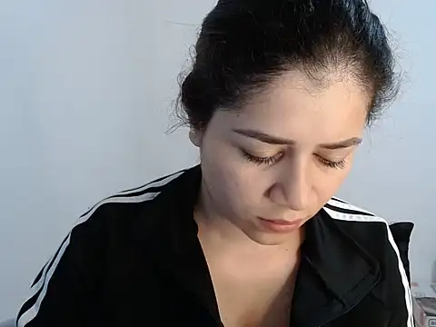 Luna zoe online show from July 8, 2026, 4:29 pm