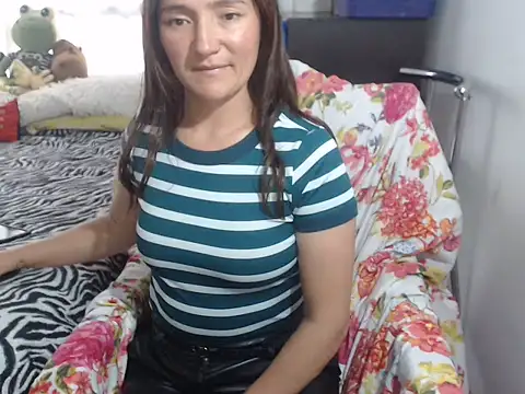 culumbiancandy online show from June 17, 2026, 9:47 pm