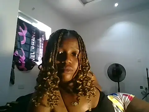 camillasoofine online show from June 14, 2026, 12:17 pm