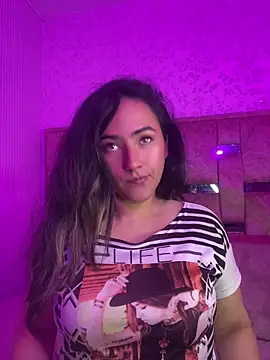Snapshot of sophia_pink17 chatting on July 10, 2026, 1:00 pm sophia pink17 online show from July 10, 2026, 1:00 pm