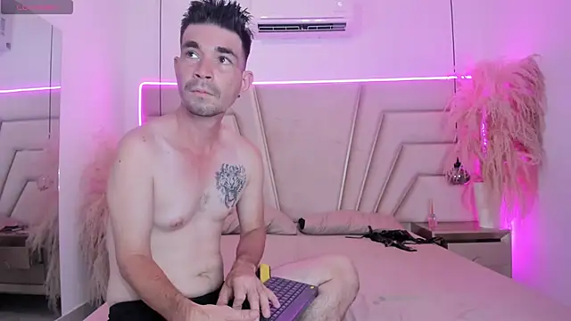 Snapshot of Luna_and_Axell chatting on July 1, 2026, 11:43 am Luna and Axell online show from July 1, 2026, 11:43 am
