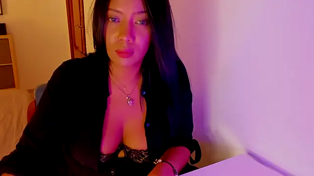 NicolePasqualott online show from September 19, 2025, 8:35 pm