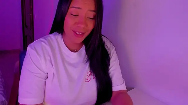 NicolePasqualott online show from February 4, 2026, 8:37 pm