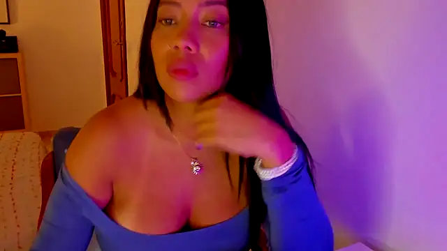 NicolePasqualott online show from September 13, 2025, 8:20 pm