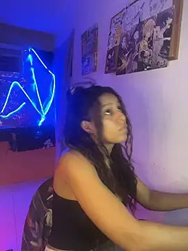lunauzumaki online show from June 25, 2026, 10:04 pm