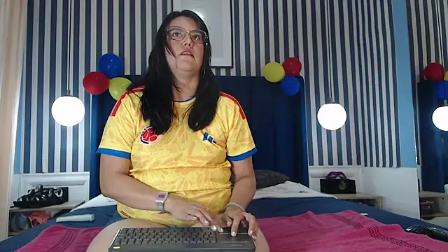 Sallydickinson online show from June 26, 2026, 2:23 pm