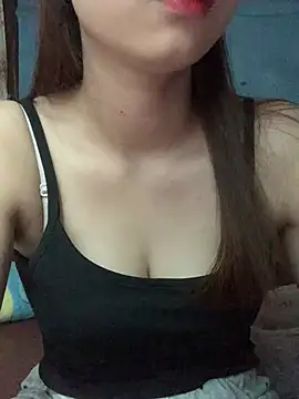 Snapshot of Julyy_girl chatting on June 22, 2026, 5:37 am Julyy girl online show from June 22, 2026, 5:37 am