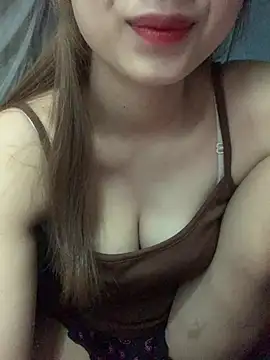 Snapshot of Julyy_girl chatting on July 13, 2026, 1:54 pm Julyy girl online show from July 13, 2026, 1:54 pm