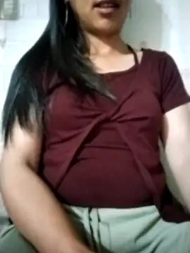 Snapshot of Helen-nn chatting on June 29, 2026, 11:04 pm Helen-nn online show from June 29, 2026, 11:04 pm