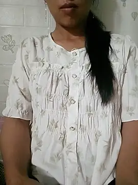 Snapshot of Helen-nn chatting on June 30, 2026, 11:38 pm Helen-nn online show from June 30, 2026, 11:38 pm