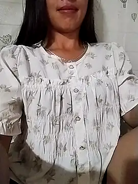 Snapshot of Helen-nn chatting on July 28, 2026, 11:50 am Helen-nn online show from July 28, 2026, 11:50 am