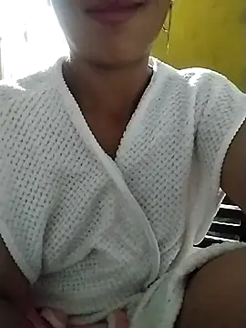Snapshot of Helen-nn chatting on July 18, 2026, 12:47 pm Helen-nn online show from July 18, 2026, 12:47 pm