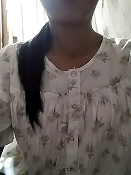 Snapshot of Helen-nn chatting on July 12, 2026, 4:35 am Helen-nn online show from July 12, 2026, 4:35 am
