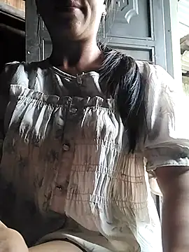 Snapshot of Helen-nn chatting on July 17, 2026, 3:59 am Helen-nn online show from July 17, 2026, 3:59 am
