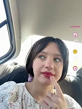 MiaZaya online show from June 19, 2026, 5:02 am