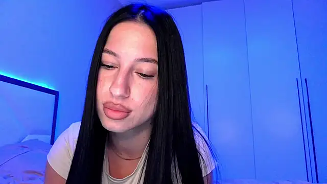 delly llove online show from June 17, 2026, 7:57 pm