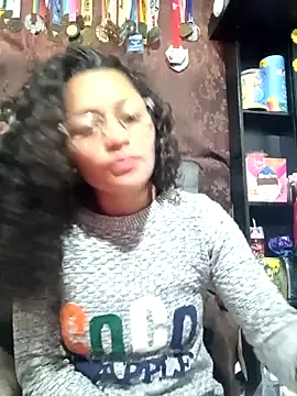 Snapshot of Estrella2001 chatting on June 18, 2026, 8:36 pm Estrella2001 online show from June 18, 2026, 8:36 pm