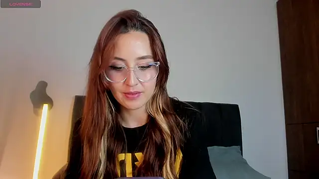 SweetCatii online show from June 19, 2026, 3:07 pm