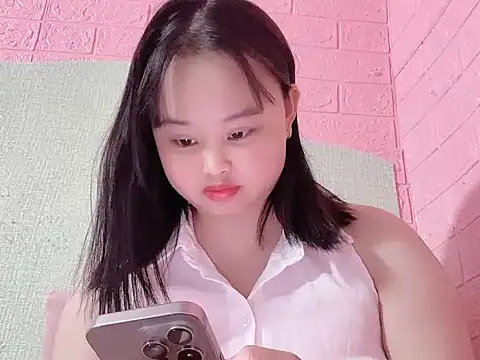 Elysia679 online show from June 25, 2026, 4:12 pm