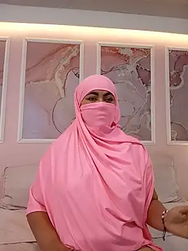 Mariam Rahal online show from June 17, 2026, 1:43 pm