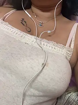 Queen Isha01 online show from July 27, 2026, 6:26 pm