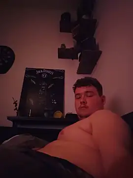 XlucraschX online show from June 20, 2026, 12:48 am