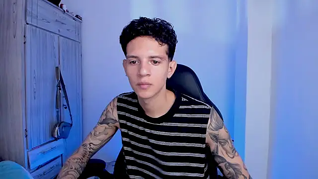 tylerrnova online show from August 7, 2026, 3:23 am