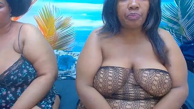 CURVYELEGANCExxx online show from July 31, 2026, 1:32 pm