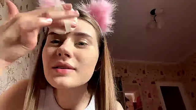 PrincessSkowyra online show from June 24, 2026, 3:32 pm
