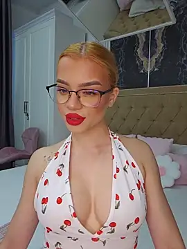 Snapshot of YasminnDoll chatting on June 28, 2026, 3:46 am YasminnDoll online show from June 28, 2026, 3:46 am