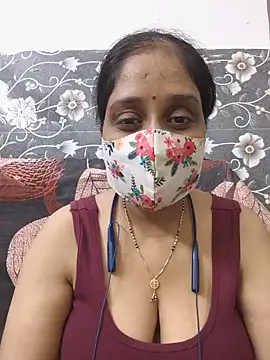 Snapshot of Garimaa_Cherry chatting on August 1, 2026, 7:23 pm Garimaa Cherry online show from August 1, 2026, 7:23 pm