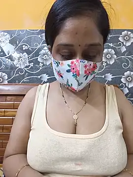 Snapshot of Garimaa_Cherry chatting on July 7, 2026, 6:22 pm Garimaa Cherry online show from July 7, 2026, 6:22 pm