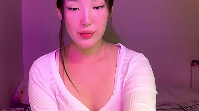Snapshot of Lillie_sunn chatting on August 2, 2026, 10:07 pm Lillie sunn online show from August 2, 2026, 10:07 pm