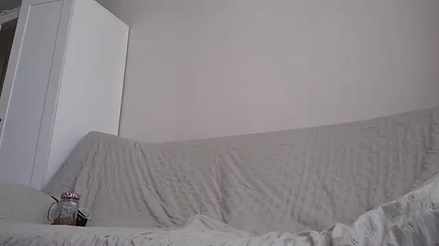 BloomMoon online show from July 28, 2026, 2:13 pm
