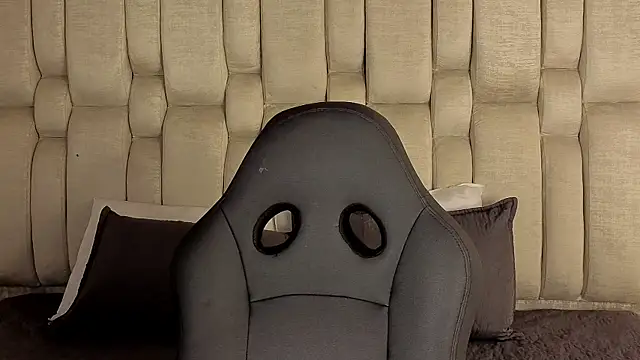 TinyVelvet online show from June 20, 2026, 3:44 am