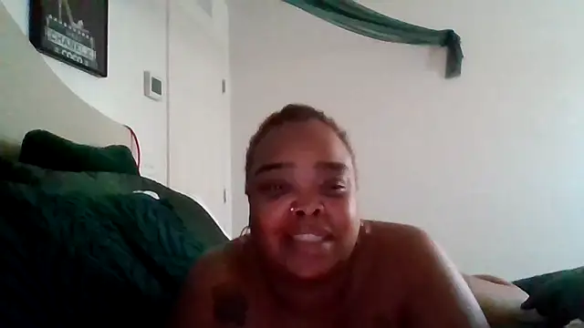 Snapshot of Caramelcreamer chatting on July 8, 2026, 12:35 am Caramelcreamer online show from July 8, 2026, 12:35 am