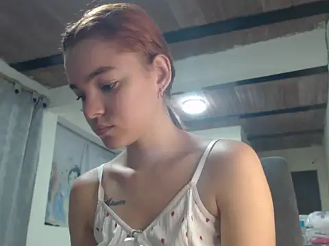 Snapshot of estrella-cutte chatting on August 2, 2026, 6:12 am estrella-cutte online show from August 2, 2026, 6:12 am