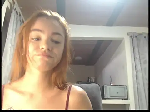 Snapshot of estrella-cutte chatting on July 8, 2026, 3:45 pm estrella-cutte online show from July 8, 2026, 3:45 pm