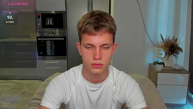 m0neyken online show from August 7, 2026, 2:06 am