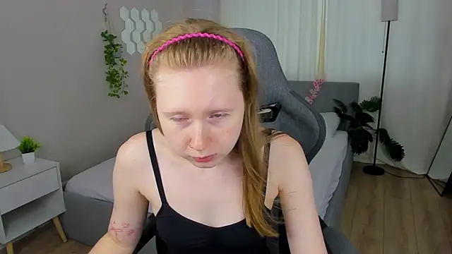 LiliTiny online show from August 1, 2026, 1:25 am