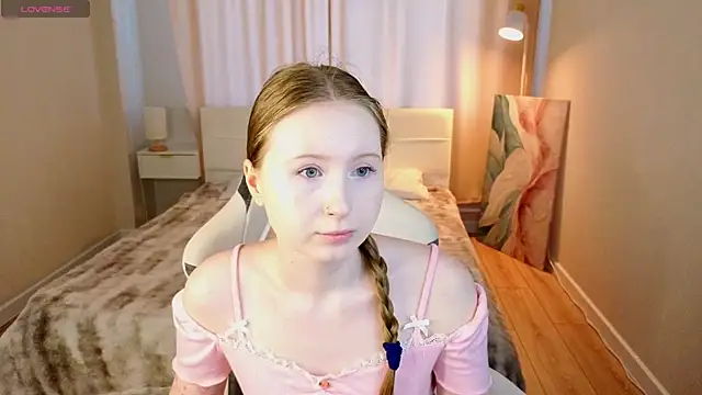 LiliTiny online show from June 25, 2026, 1:14 am