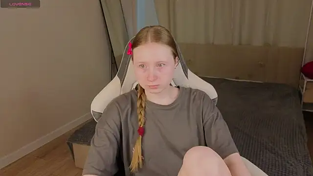 LiliTiny online show from July 6, 2026, 1:34 am